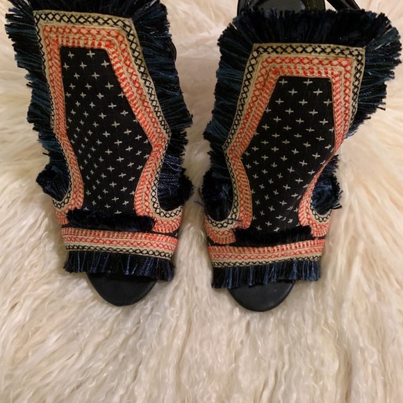 Topshop Patterned Sandal with Trimmed Edges - Picture 10 of 10